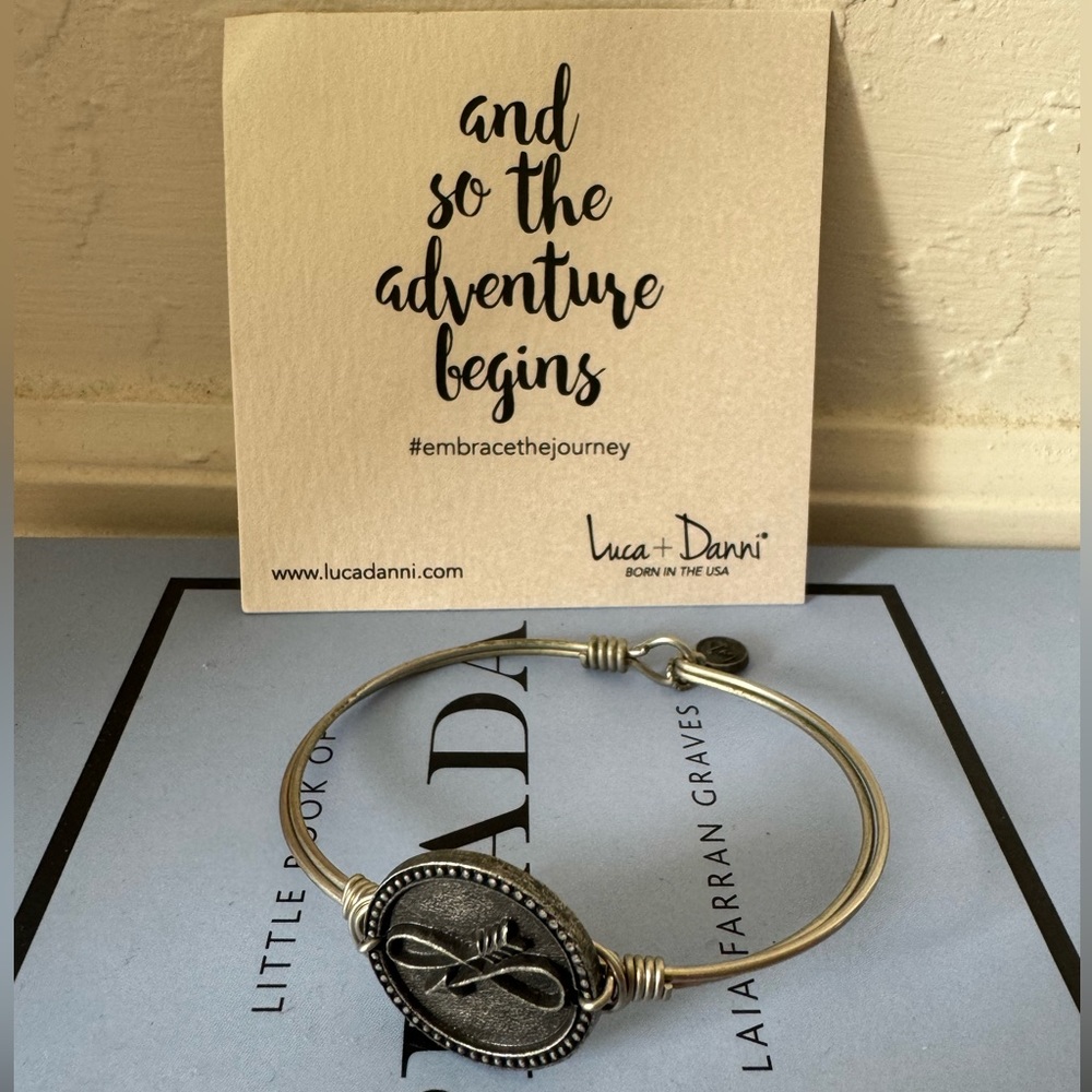 Luca + Dani and so the adventure begins bracelet infinity arrows